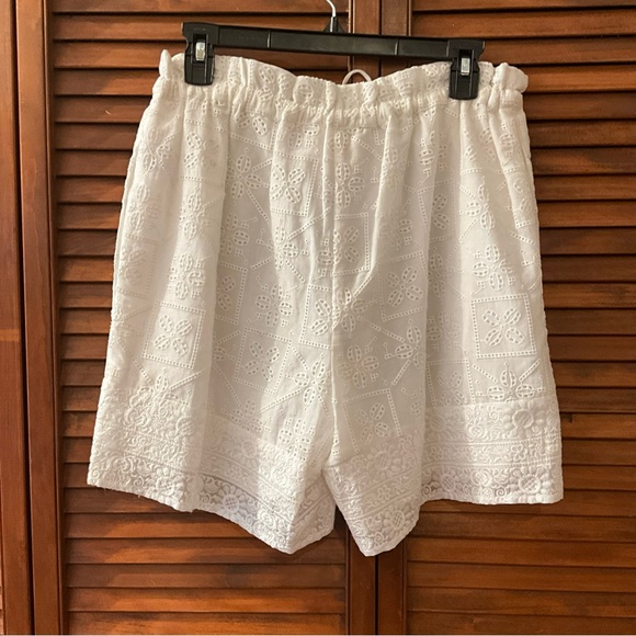 Jade by Johnny Was Love White Eyelet Embroidered Shorts NWT$169 SMALL - Picture 7 of 8